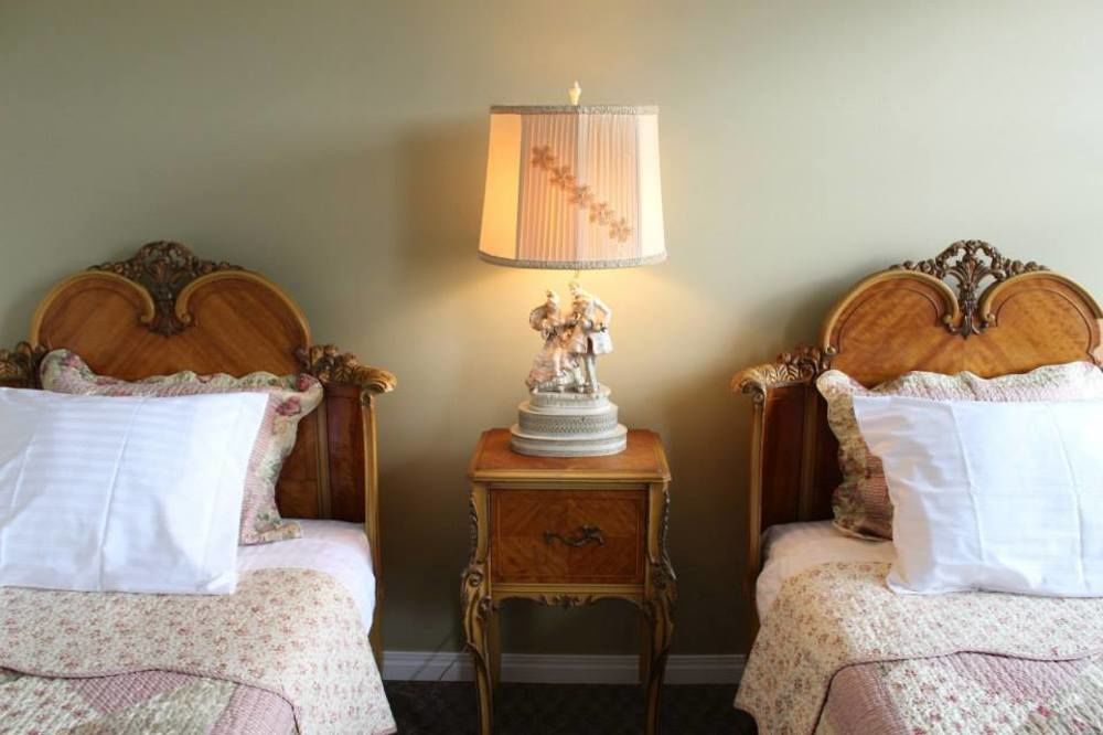 Honeycomb Bed & Breakfast Onanole Exterior foto